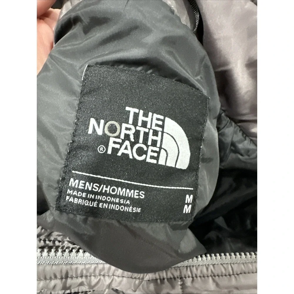 The North Face Jacket Mens Medium Gray  Puffer Full Zip Outdoor Hiking